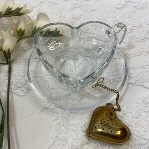 BULLSEYE PLAYGROUND Valentines Day Heart Shaped Glass Teacup & Saucer Set 6oz